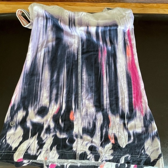 Lululemon size 2 tank top water color brush design - Picture 6 of 11